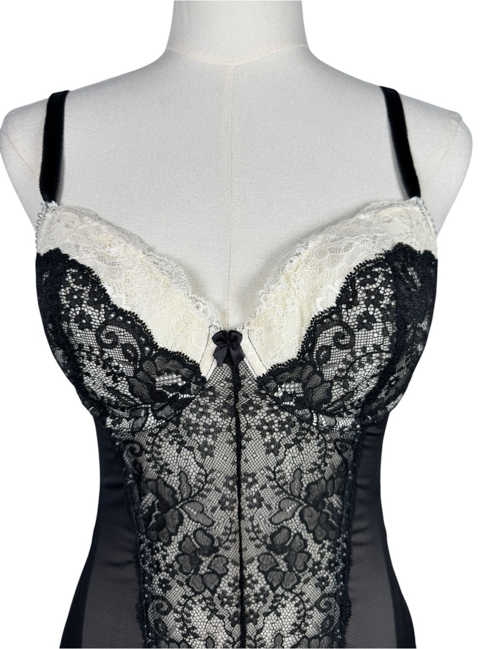 Victoria’s Secret Black Ivory Lace Corset Bustier Top NWT 36C Y2K